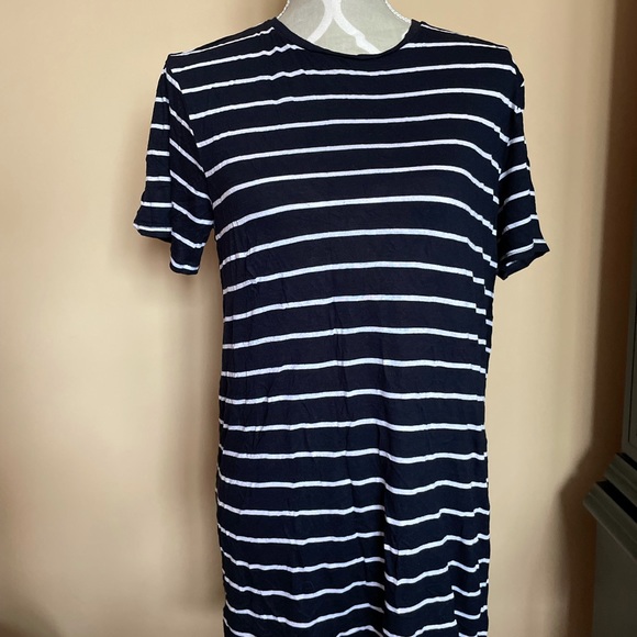 Brandy Melville esc navy striped t shirt dress super comfortable - Picture 3 of 3